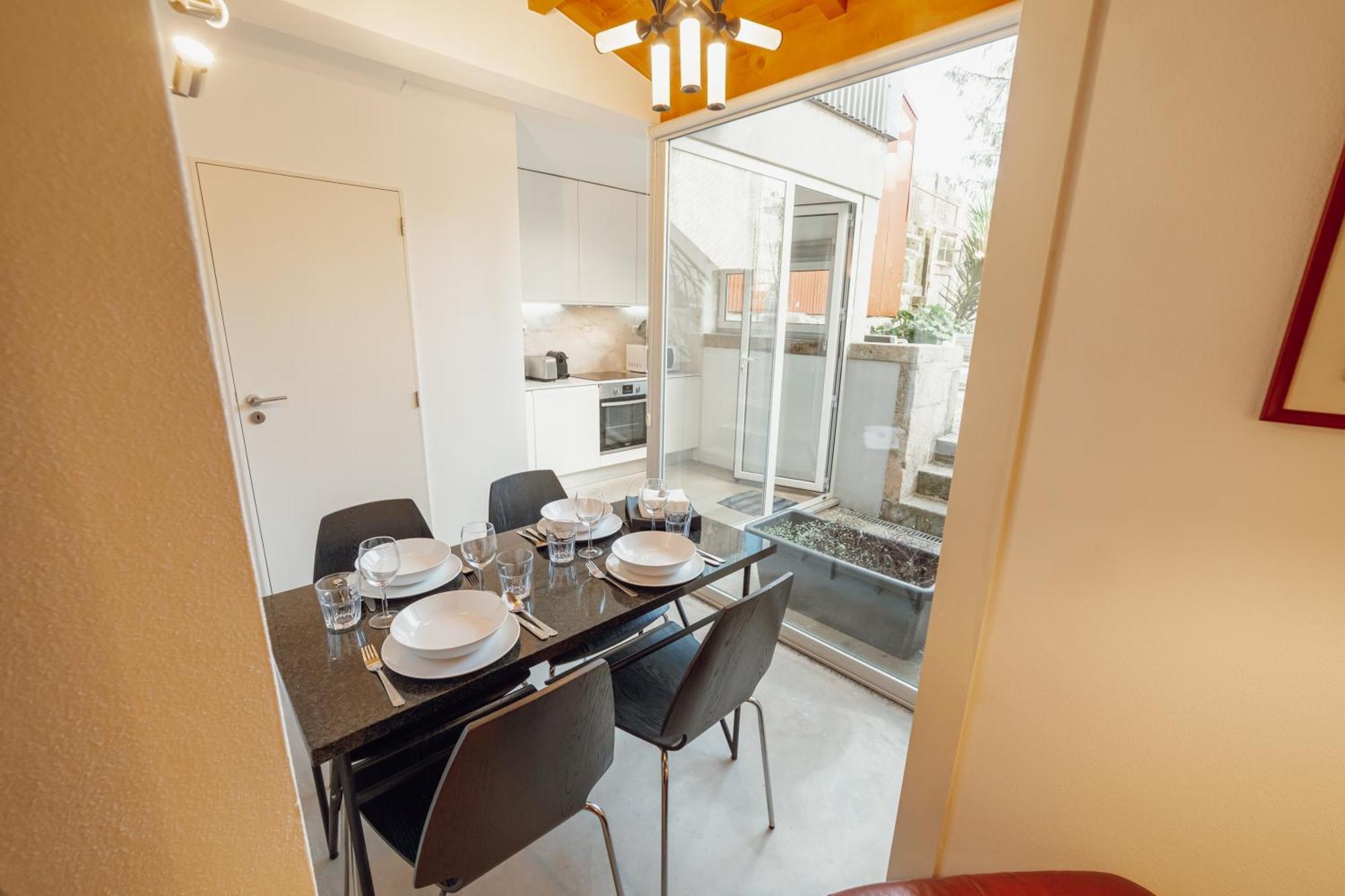 Oporto Guest Luxus Garden Apartment ภายนอก รูปภาพ